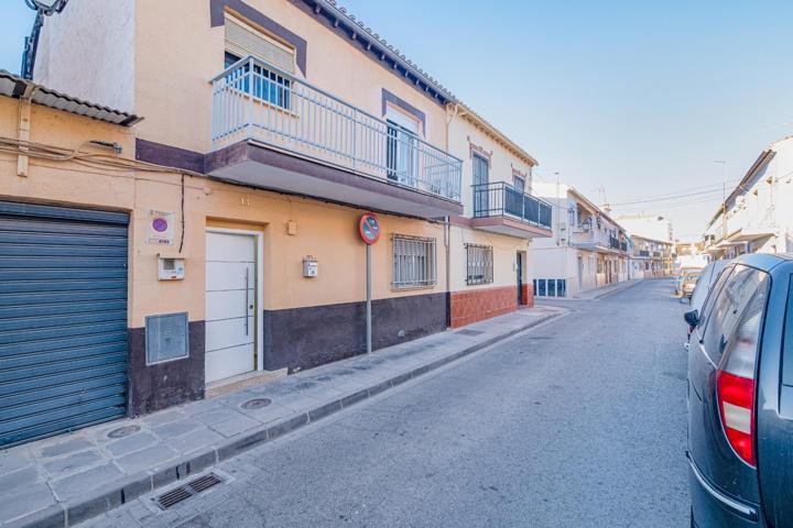 ¡Adosada con garaje y patio en Santa Fe por 125000€! photo 0