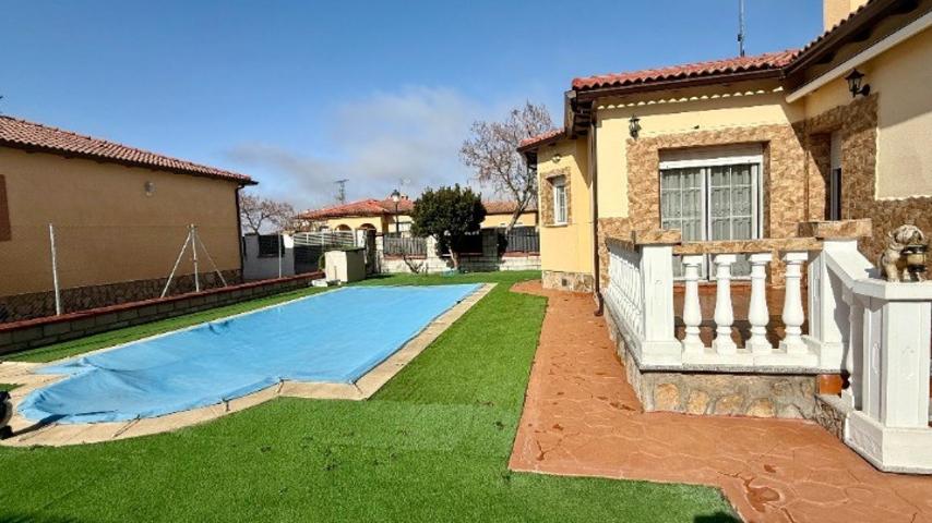 Casa En venta en Labajos photo 0