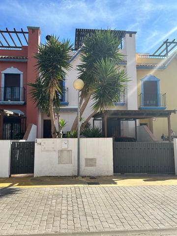 ADOSADO EN VENTA MELCHOR photo 0