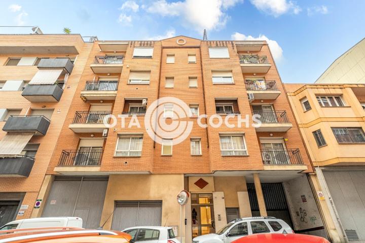 SE VENDE CENTRICO PISO DE 3 HABITACIONES EN REUS - PARKING OPCIONAL photo 0