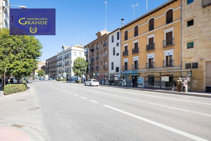 Oficina En alquiler en Acera Del Darro, Granada photo 0