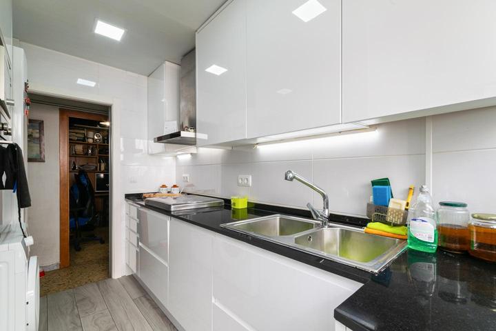 Piso en venta en Barcelona de 110 m2 photo 0