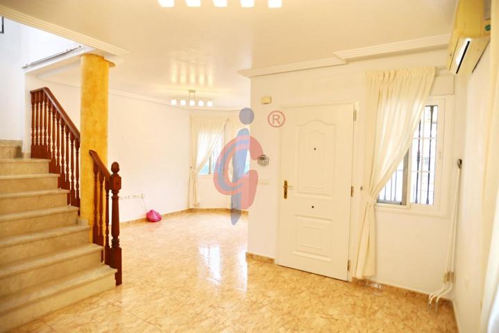 Chalet con piscina en venta en El Raso, Guardamar del Segura photo 0