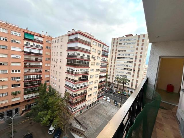 ZONA LA LAGUNA - CADIZ - ¡ CON TERRAZA Y 4 HABITACIONES ! photo 0