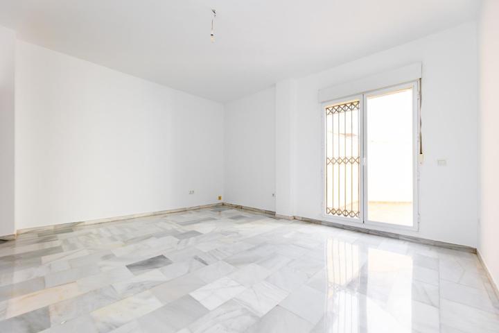 🌟 ¡Novedad en Cúllar Vega! Piso con encanto y patio que enamora 🌟 photo 0