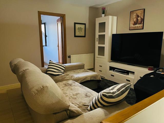 Unifamiliar Pareada En venta en Vilagarcía de Arousa photo 0