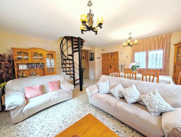 Villa En venta en Nuez de Ebro photo 0