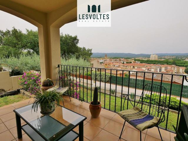 Casa - Chalet en venta en La Bisbal d'Empordà de 245 m2 photo 0