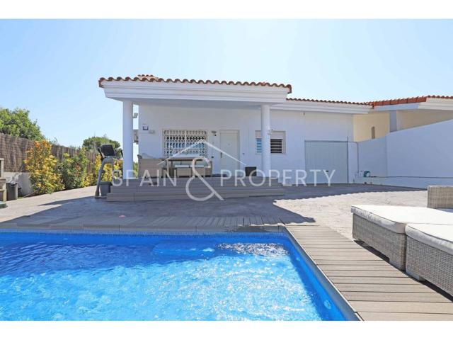 Chalet a la venta en suelo urbano en Montserrat photo 0