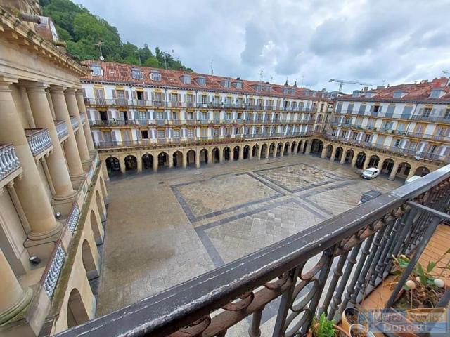 Piso En venta en Donostia-San Sebastián photo 0