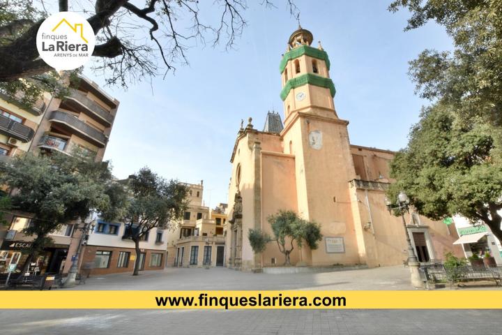 ESPECTACULAR LOCAL EN ALQUILER EN LA PLAZA DE LA IGLESIA! photo 0