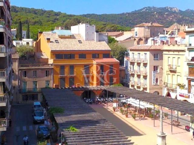 Edificio situado en el centro de la vila de Sant Feliu de Guíxols photo 0