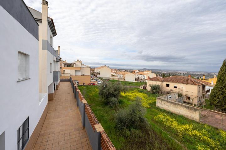 Amplia casa renovada, 3 dormitorios mas ático con terraza photo 0