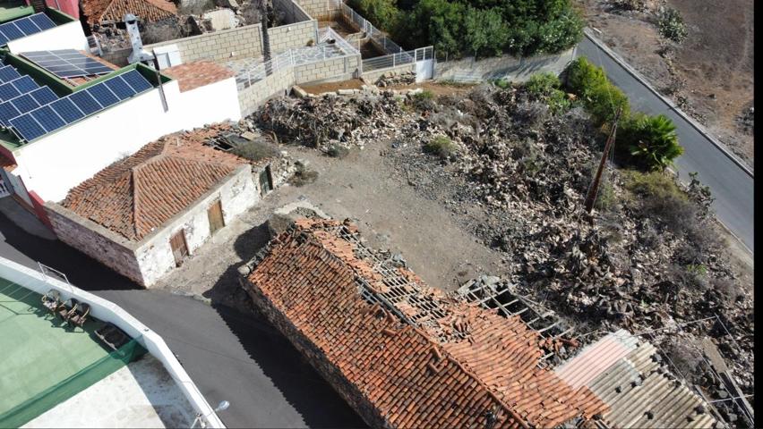 Terreno con 2 casas rústicas a reformar. photo 0