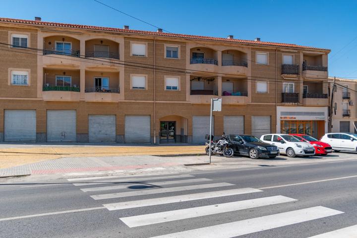 Precioso piso en las Gabias para entrar a vivir en urbanización con piscina photo 0