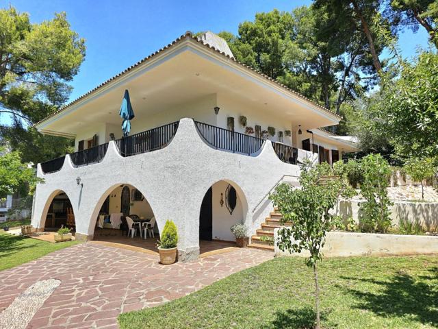 Majestuoso chalet en Urbanización Las Palmas para entrar a vivir. photo 0