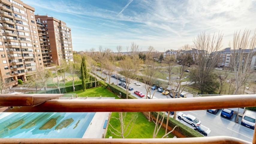 Piso En venta en Calle De Fobos, Moratalaz, Madrid photo 0