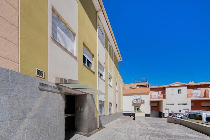 PISO CON COCHERA DISPONIBLE EN ALBOLOTE!! photo 0