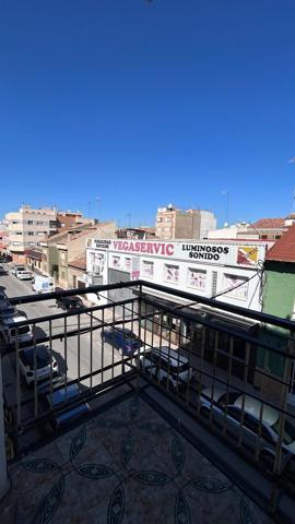 Piso a reformar en segunda planta sin ascensor – ¡Gran oportunidad! photo 0