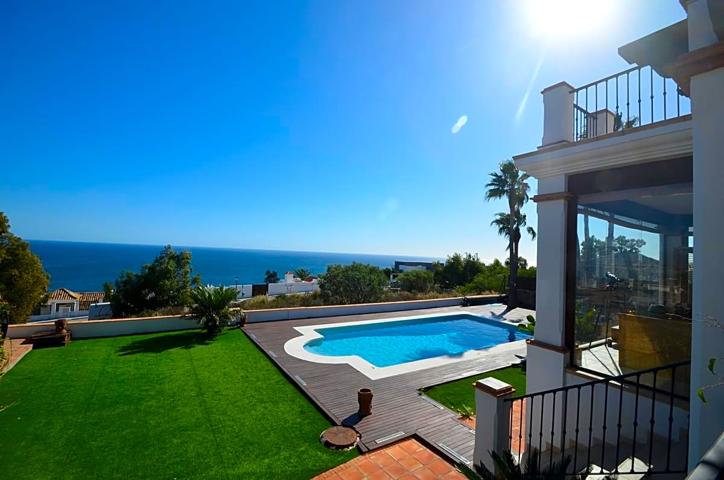 MAGNIFICA VILLA, La Duquesa. photo 0