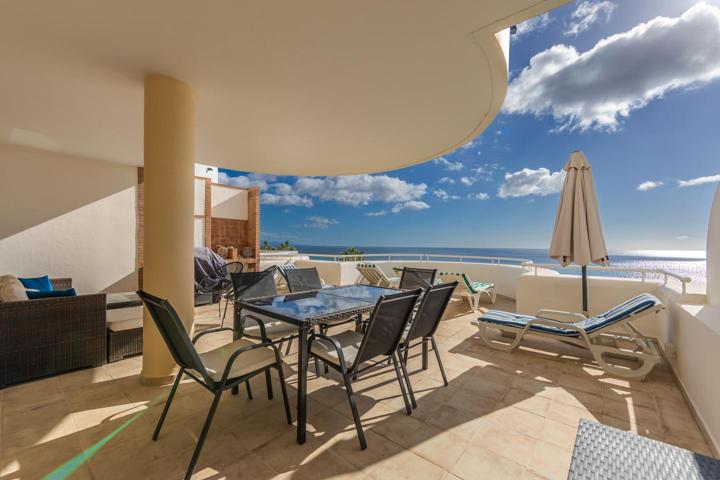 Amazing 3 bed FIRST LINE BEACH PENTHOUSE with PANORAMIC SEA VIEWS in Estepona area photo 0