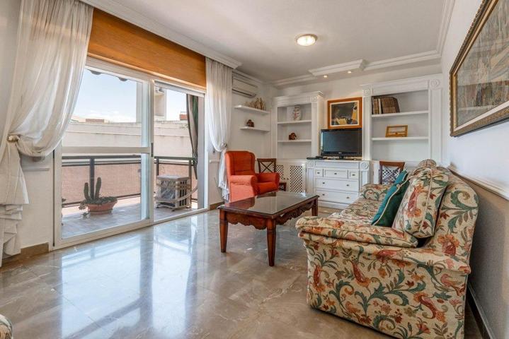 Venta de piso de un dormitorio, con plaza de garaje y trastero, junto a Carrefour photo 0