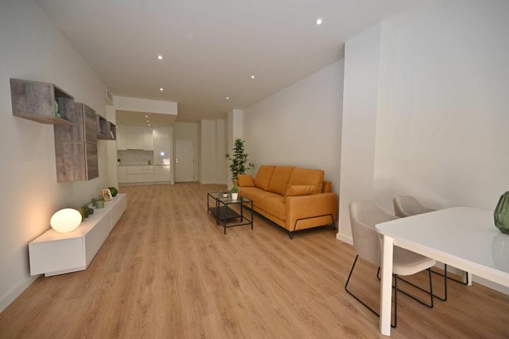 APARTAMENTO DE 2 DORMITORIOS CON 2 PLAZAS DE GARAJE INCLUIDAS EN EL PRECIO photo 0