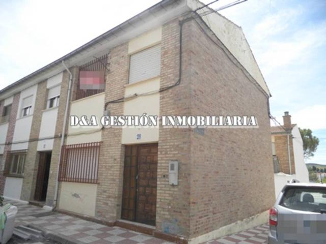 Casa en venta en Guadahortuna photo 0