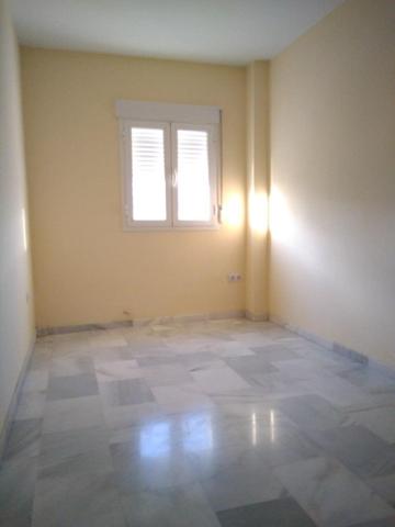 ** SE VENDE CASA ADOSADA EN FUENTE VAQUEROS** photo 0