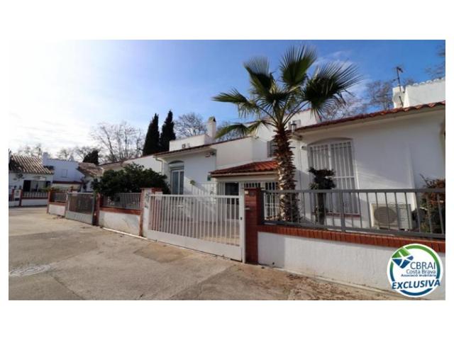 Casa En venta en Empuriabrava photo 0