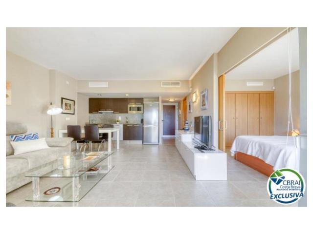 Piso En venta en Roses photo 0