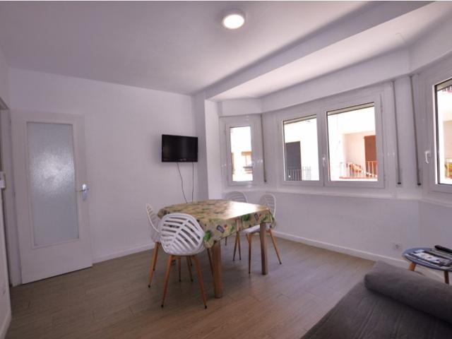 Piso En venta en Roses photo 0