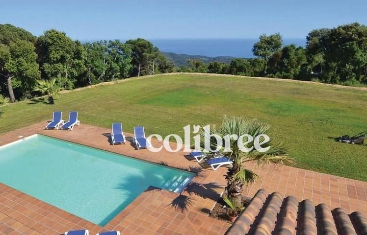 Chalet Independiente en alquiler en Sant Cebria De Vallalta, con 220 m2, 6 habitaciones y 5 baños, Piscina, 10 plazas de Garaje, Amueblado, Aire acondicionado y Calefacción Eléctrica. photo 0