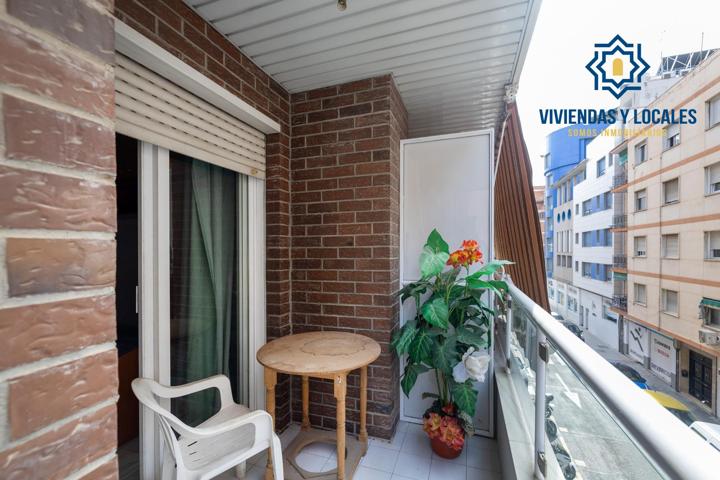 Piso en venta en calle Santa Clotilde, junto a Hipercor, con plaza de garaje photo 0