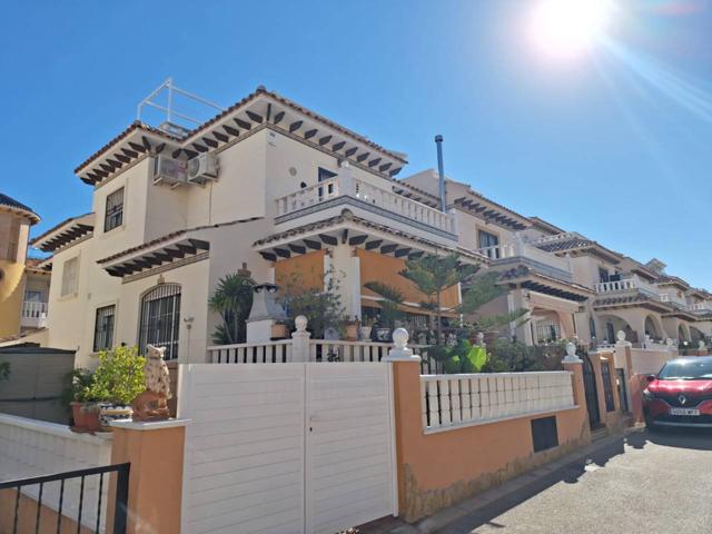 Venta de bungalow triplex en lomas de cabo roig photo 0