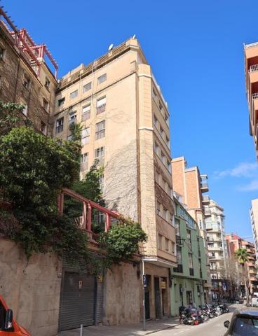 PISO DE 4 HABITACIONES EN SANT GERVASI photo 0
