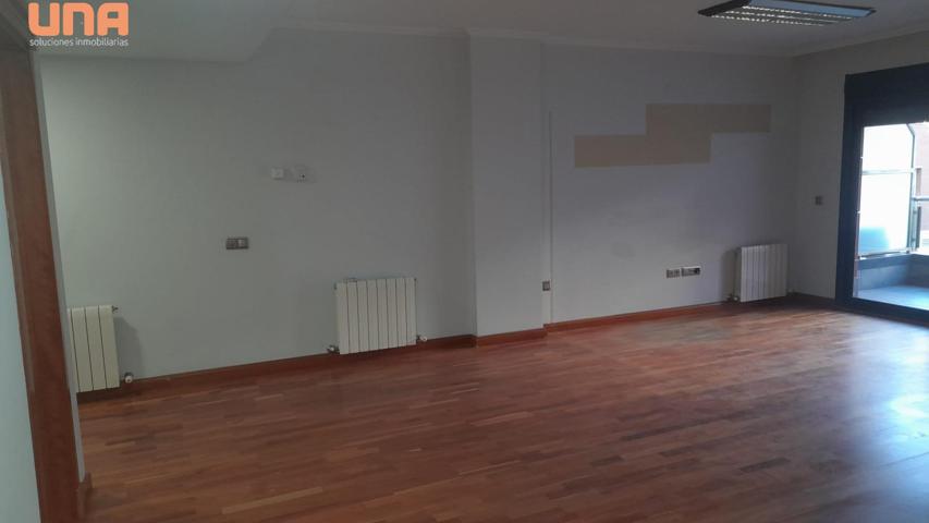 Piso en venta en Edificio Center con plaza de garaje en el precio photo 0