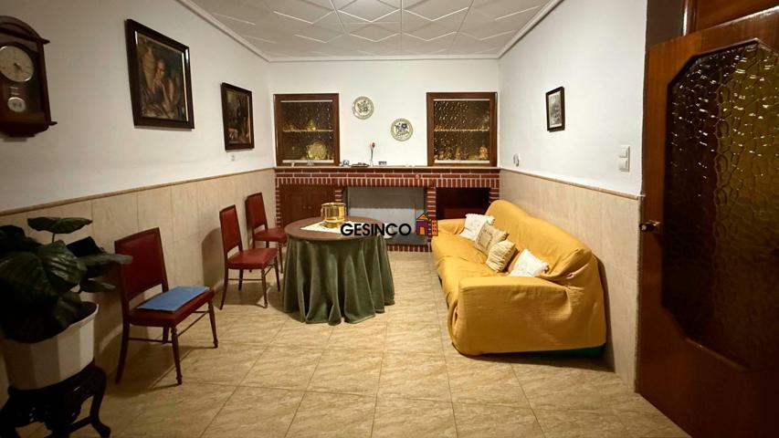 CASA EN BUEN ESTADO EN VENTA EN AIELO DE MALFERIT photo 0