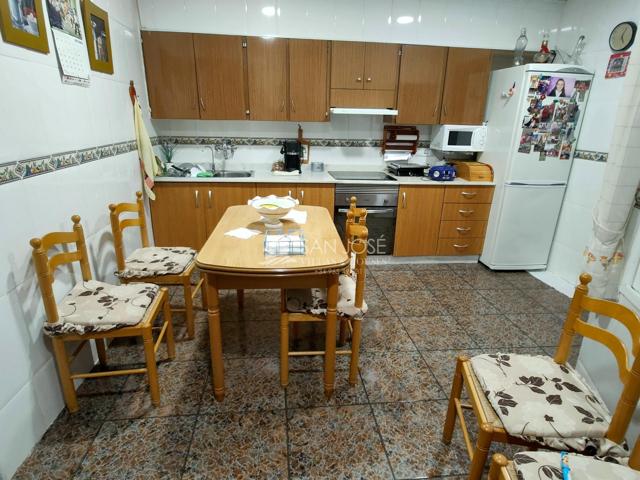 SE VENDE CASA PARA REFORMAR EN BUENA ZONA DE ASPE photo 0