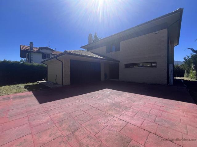 Unifamiliar En venta en Zulueta, Noáin Valle De Elorz Noain Elortziba photo 0