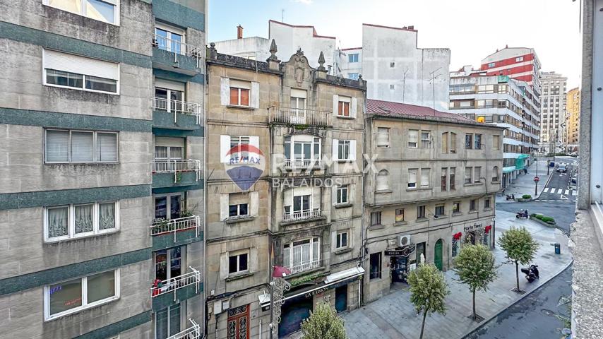 Piso en venta en Calle de Venezuela, Plaza España - Corte Inglés, Vigo photo 0