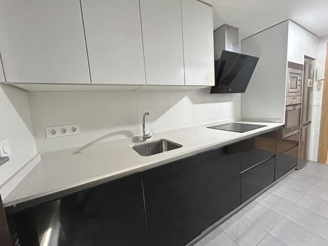 Piso en venta en Tudela de 72 m2 photo 0