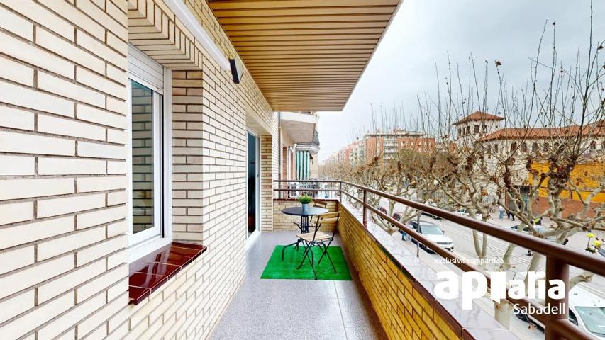 PISO DE 3 HABITACIONES, ASCENSOR Y BALCÓN EN EL CENTRO DE BARBERÀ DEL VALLÈS photo 0