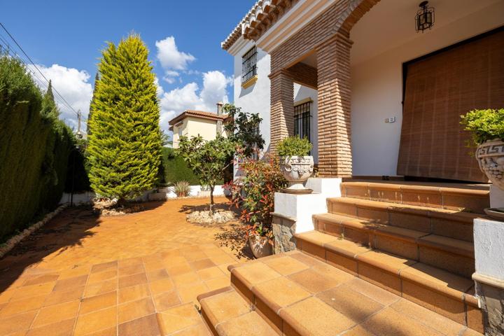 Chalet independient en urbanizacion Molino Alto Otura. photo 0
