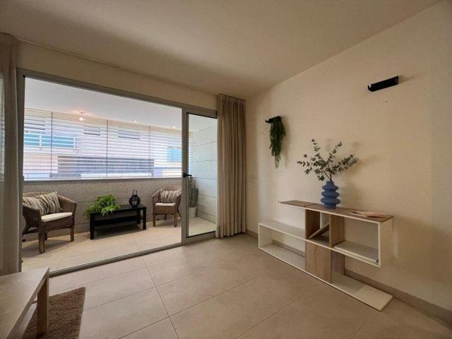 ¡ENCANTADOR APARTAMENTO DE UN DORMITORIO A 50 METROS DEL MAR! photo 0