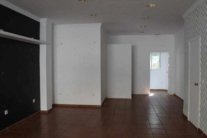 Estupendo local comercial de 60 m2 próximo a calle Terraza. photo 0