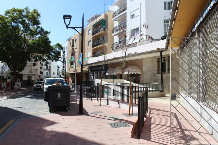 Estupendo local de 62 m2 muy céntrico y en zona de mucho paso a reformar. photo 0