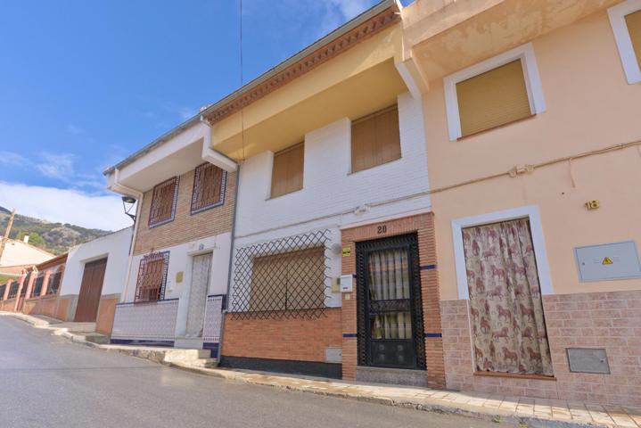 Casa y nave en Alomartes photo 0