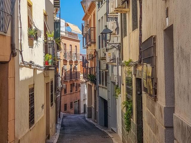 ¡PISO EN LA ZONA CENTRO DE JAÉN CON ENTRADA PROPIA Y SALÓN AMPLIO! photo 0