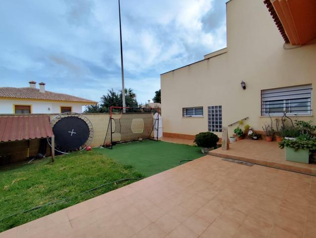 ESPECTACULAR VIVIENDA EN ESQUINA EN LA PALMA – AMPLITUD, DISEÑO Y CONEXIÓN PERFECTA photo 0